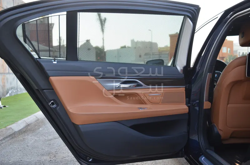 2017 بي ام دبليو الفئة السابعة 730 أي