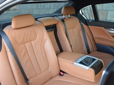 2017 بي ام دبليو الفئة السابعة 730 أي