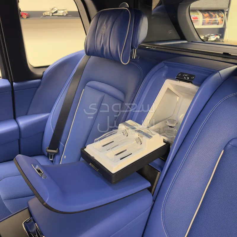 2020 رولز رويس كولينان سلفر بادج