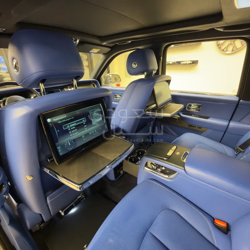 2020 رولز رويس كولينان سلفر بادج