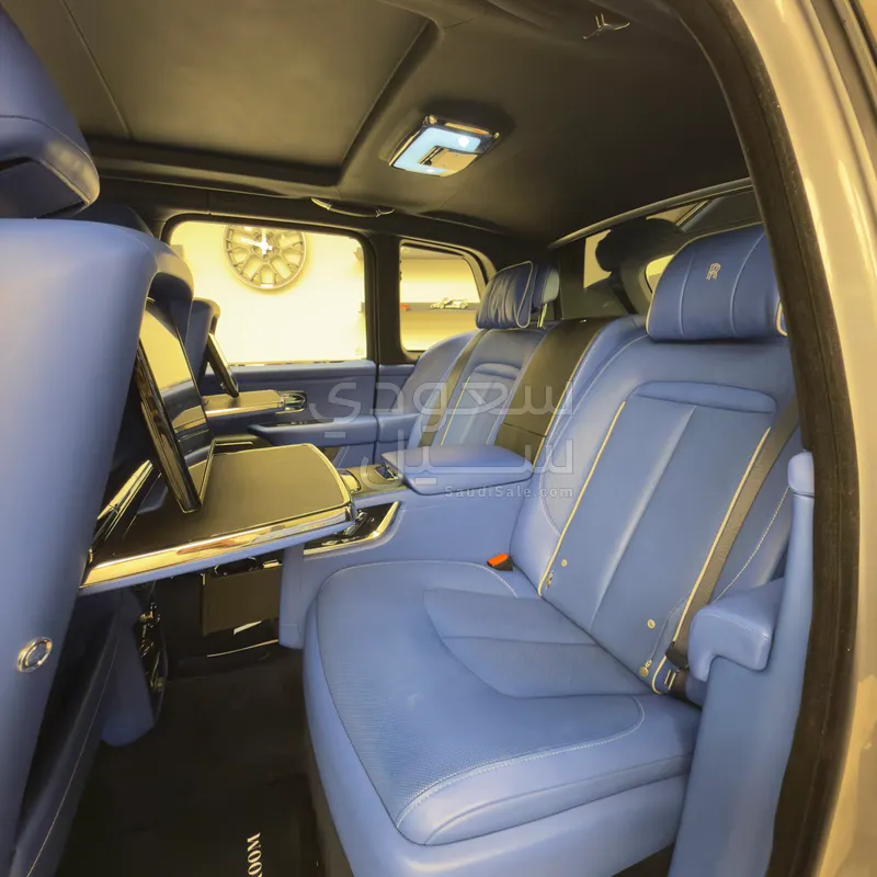 2020 رولز رويس كولينان سلفر بادج