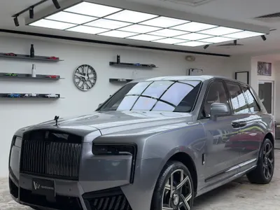 2020 رولز رويس كولينان سلفر بادج