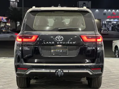 2025 تويوتا لاند كروزر جي اكس ار