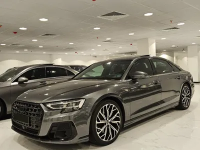 2022 اودي اي 8 ال 55تي اف اس أي