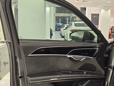 2022 اودي اي 8 ال 55تي اف اس أي