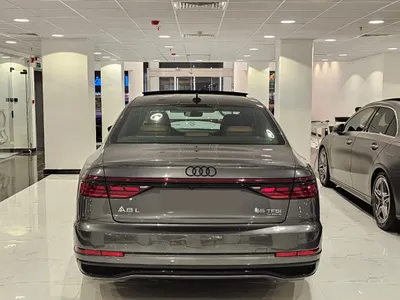 2022 اودي اي 8 ال 55تي اف اس أي