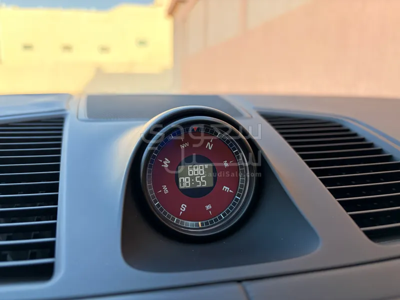 2023 Porsche Cayenne Platinum edition