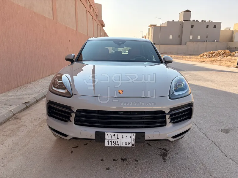 2023 Porsche Cayenne Platinum edition