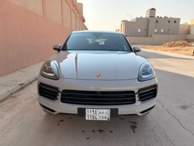 2023 Porsche Cayenne Platinum edition