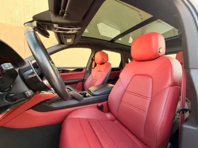 2023 Porsche Cayenne Platinum edition