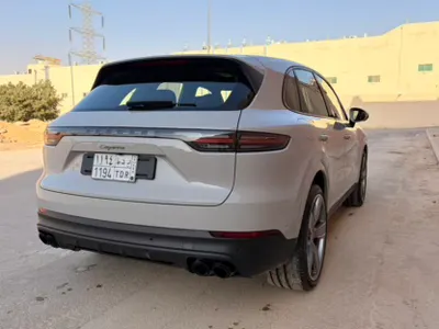 2023 Porsche Cayenne Platinum edition