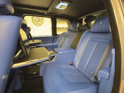 2020 رولز رويس كولينان سلفر بادج