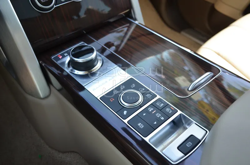 2017 لاند روفر رينج روفر فوج اتش اس اي