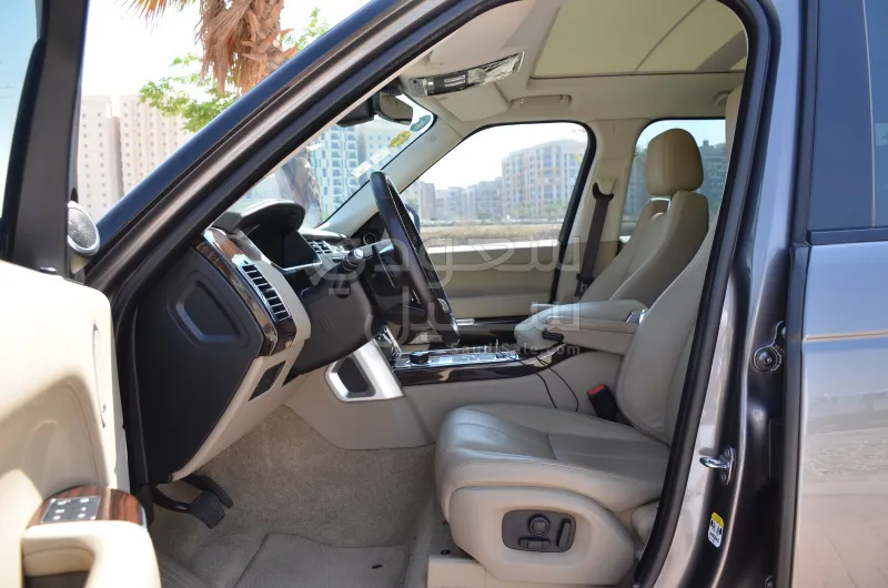 2017 لاند روفر رينج روفر فوج اتش اس اي