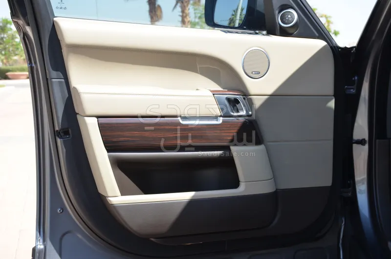 2017 لاند روفر رينج روفر فوج اتش اس اي