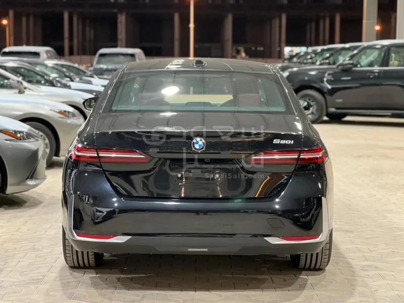 2026 بي ام دبليو الفئة الخامسة 520 أي