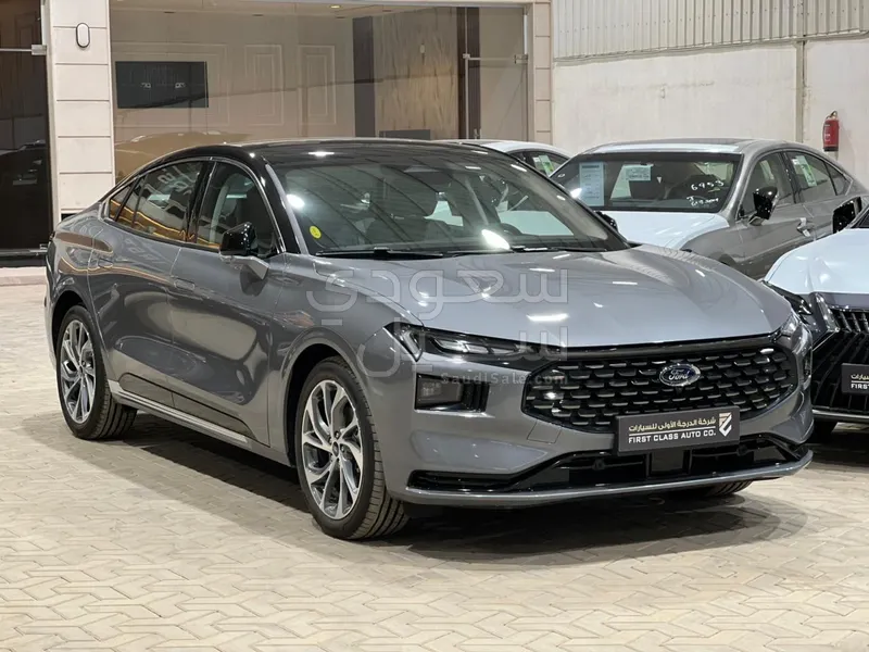 2026 فورد توروس تيتانيوم بلس