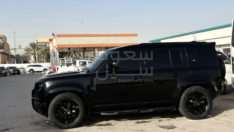 2024 لاند روفر ديفيندر اتش اس اي