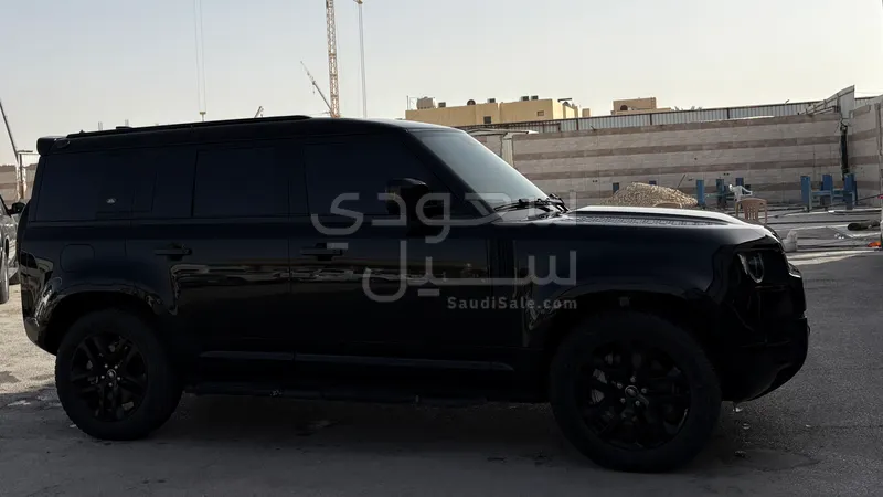 2024 لاند روفر ديفيندر اتش اس اي