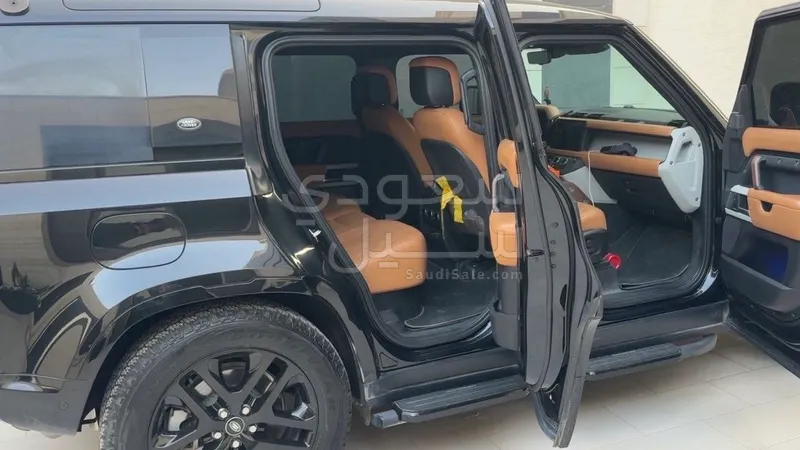 2024 لاند روفر ديفيندر اتش اس اي