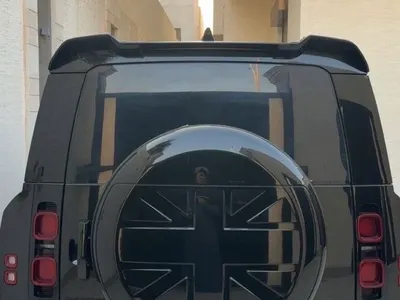 2024 لاند روفر ديفيندر اتش اس اي