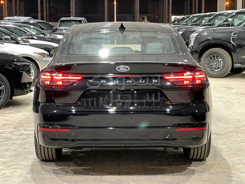 2026 فورد توروس ترند