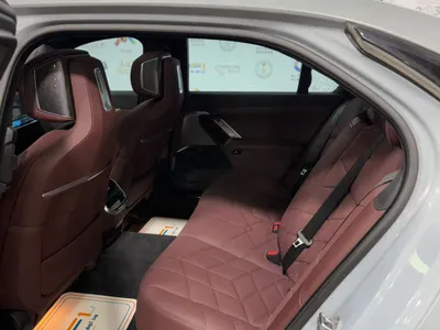 2024 بي ام دبليو الفئة السابعة 735أي