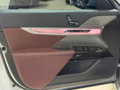 2024 بي ام دبليو الفئة السابعة 735أي