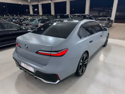 2024 بي ام دبليو الفئة السابعة 735أي