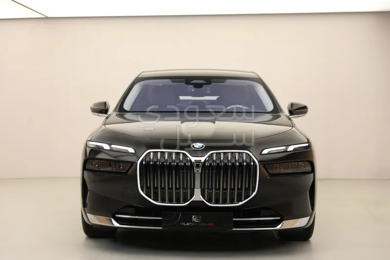 2026 بي ام دبليو الفئة السابعة 735أي