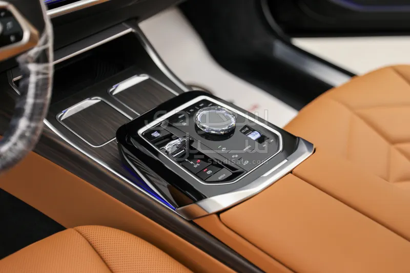 2026 بي ام دبليو الفئة السابعة 735أي