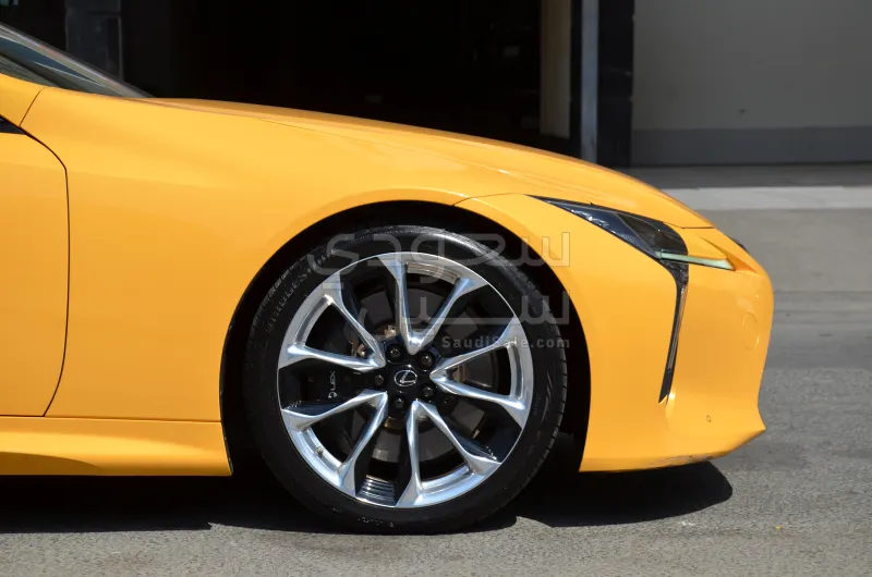 2017 لكزس إل سي 500