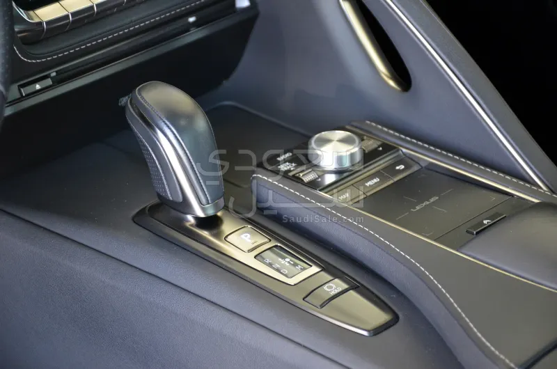 2017 لكزس إل سي 500