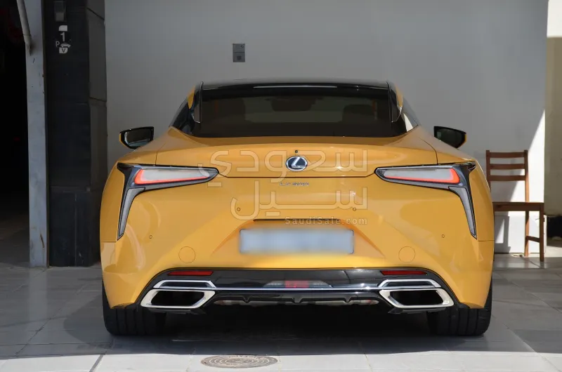 2017 لكزس إل سي 500