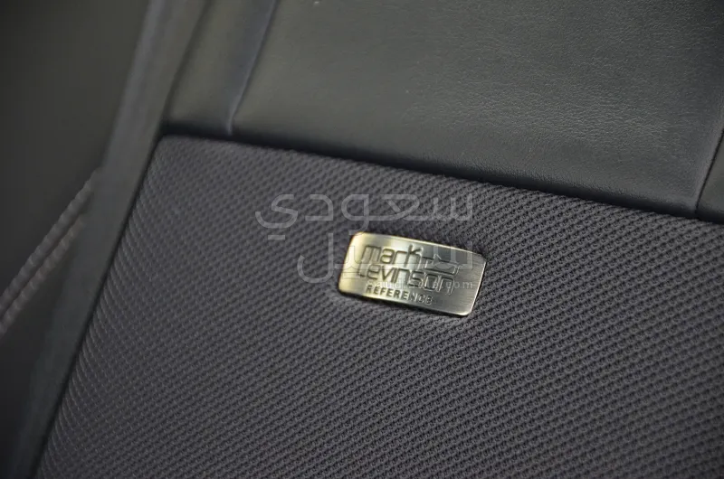 2017 لكزس إل سي 500