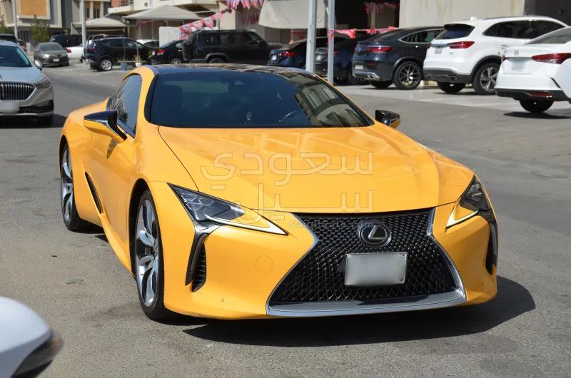 2017 لكزس إل سي 500