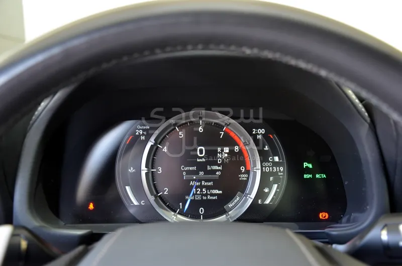 2017 لكزس إل سي 500