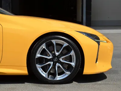 2017 لكزس إل سي 500