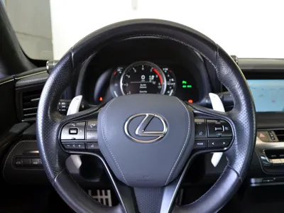 2017 لكزس إل سي 500