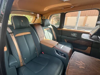 2023 رولز رويس كولينان سلفر بادج