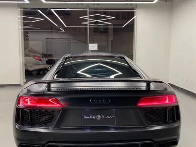 2017 اودي ار 8 في 10 بلس