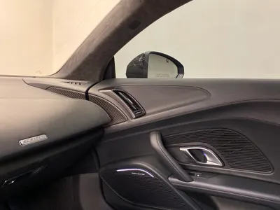 2017 اودي ار 8 في 10 بلس