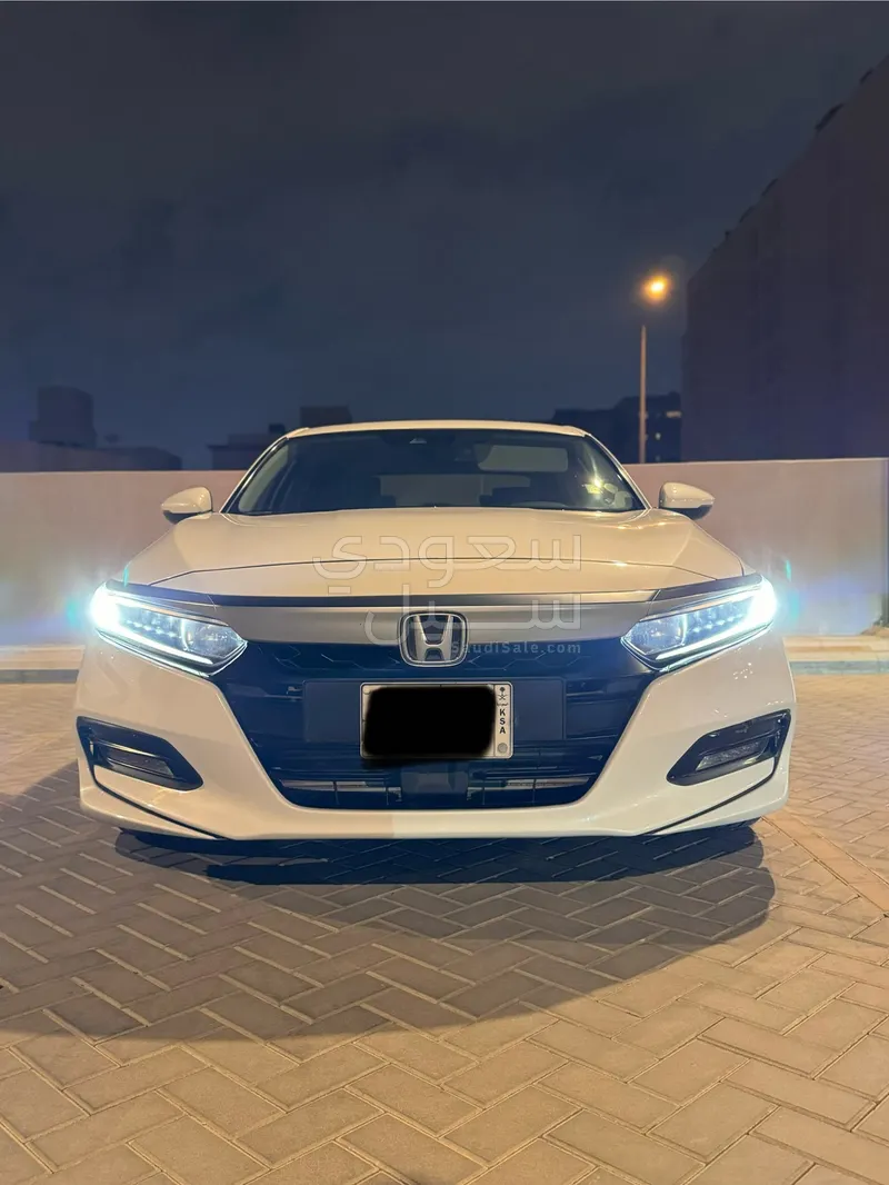 2018 هوندا اكورد اي اكس ال