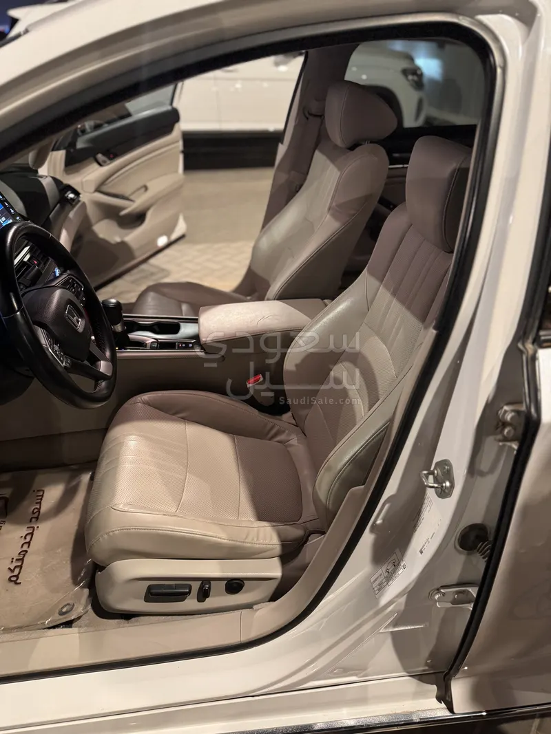 2018 هوندا اكورد اي اكس ال