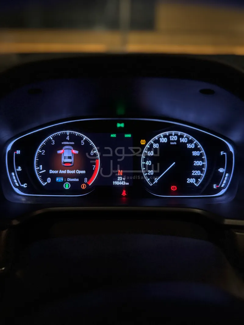 2018 هوندا اكورد اي اكس ال