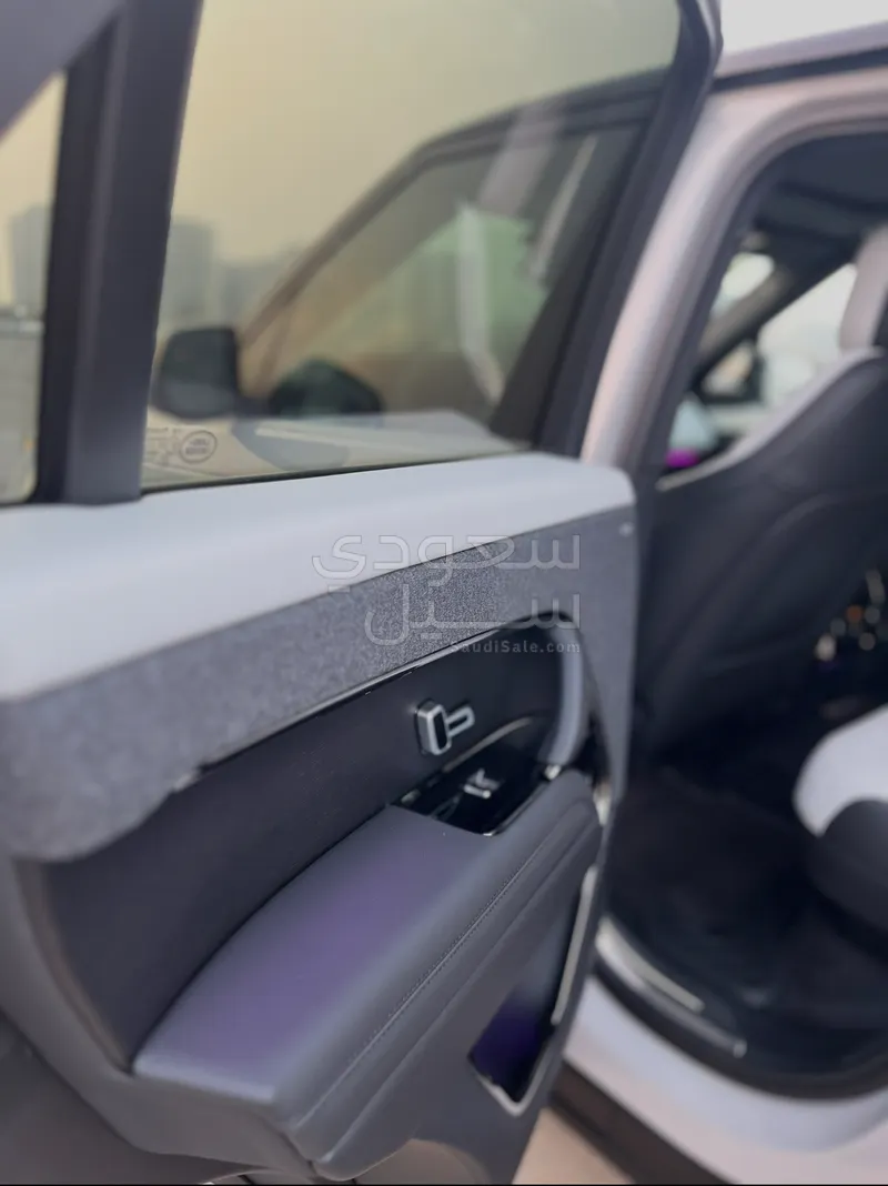 2025 لاند روفر رينج روفر سبورت اس اي ار دايناميك