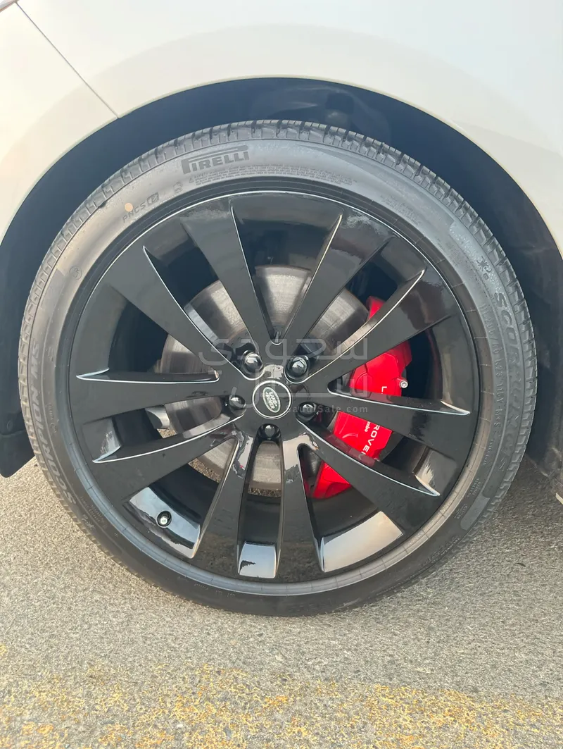 2025 لاند روفر رينج روفر سبورت اس اي ار دايناميك