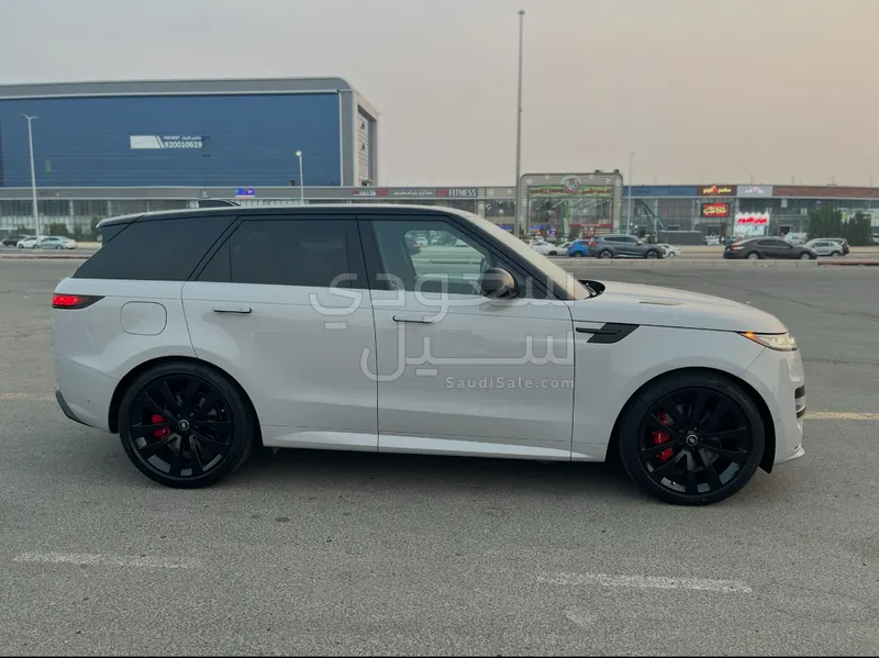 2025 لاند روفر رينج روفر سبورت اس اي ار دايناميك