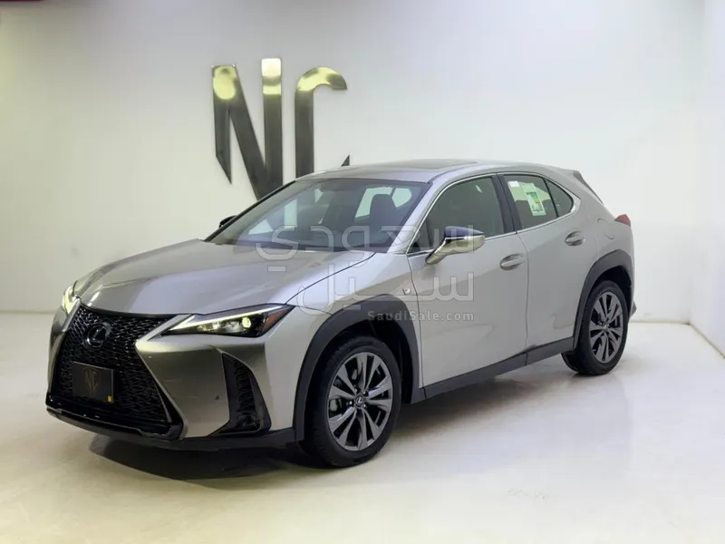 2023 لكزس يو إكس 200