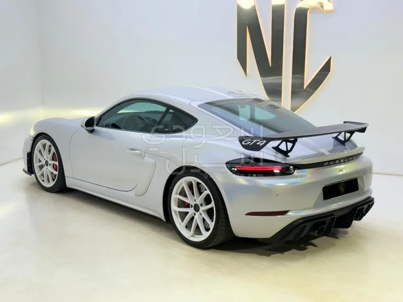 2023 بورش 911 جي تي 4